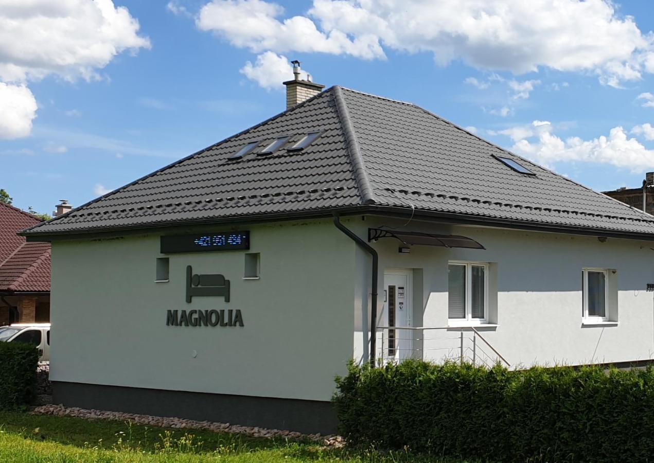Отель Ubytovanie Magnolia Lipany Экстерьер фото